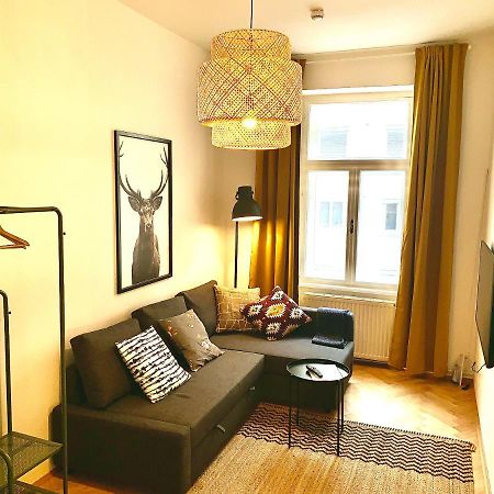 Contemporary City Apartment - By Nahuen Suites Graz Exterior photo