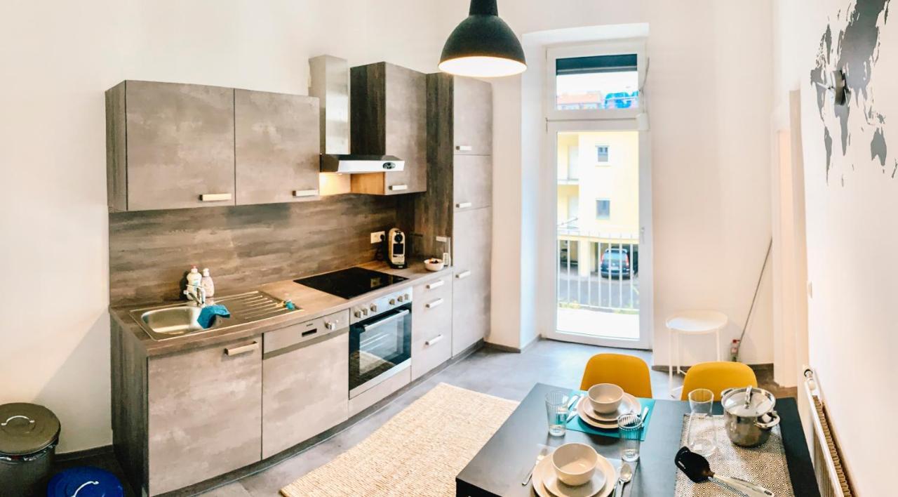 Contemporary City Apartment - By Nahuen Suites Graz Exterior photo